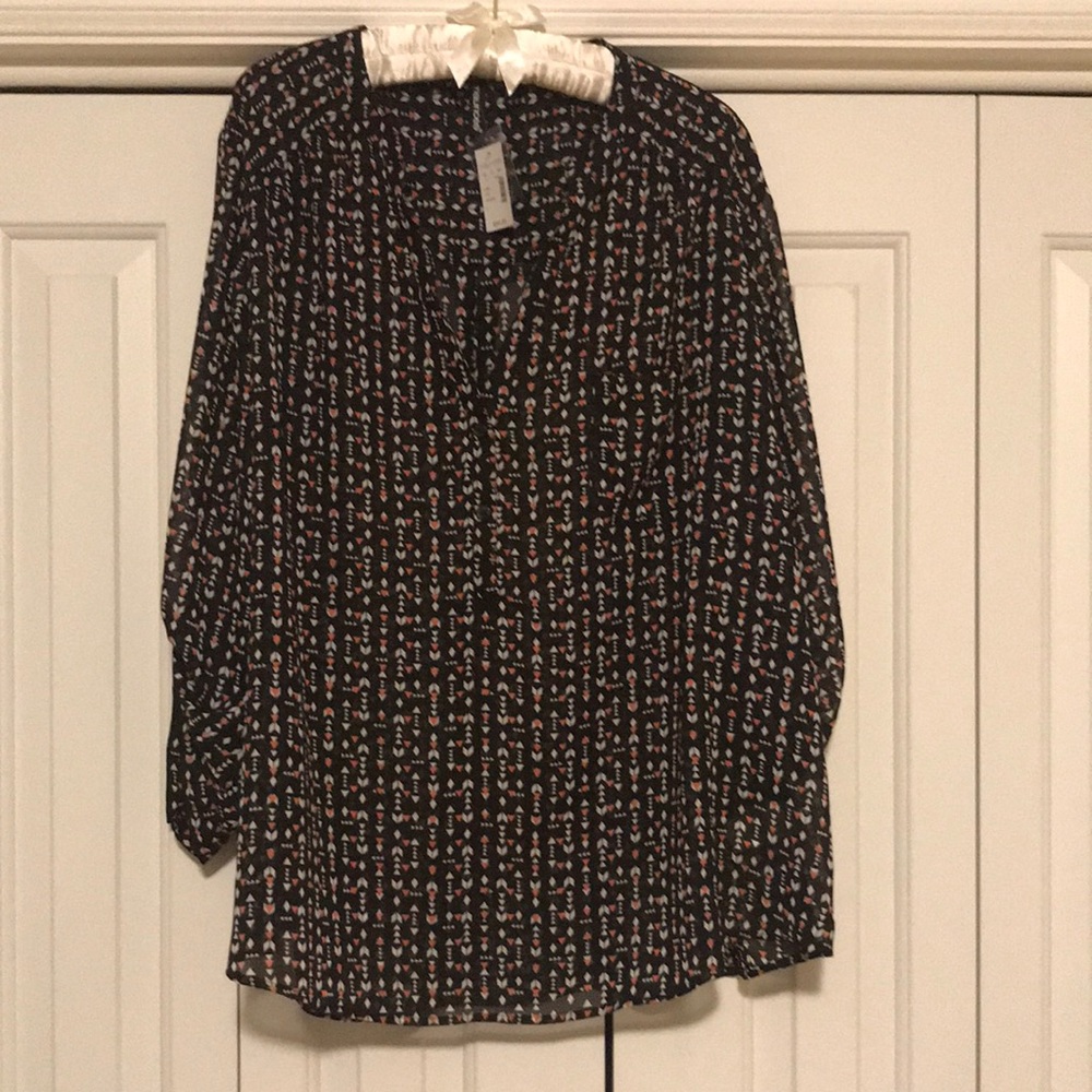 Black smasher top